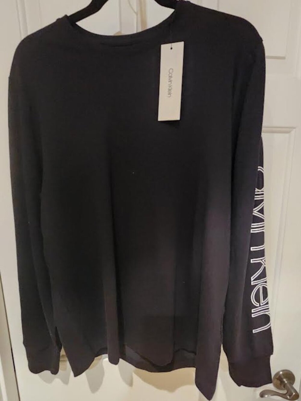 NWT-MEN'S M - CALVIN KLEIN LONG SLEEVE T-SHIRT